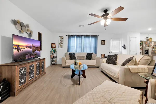 $1,950 | 5258 Monarch Bend, San Antonio, TX 78253