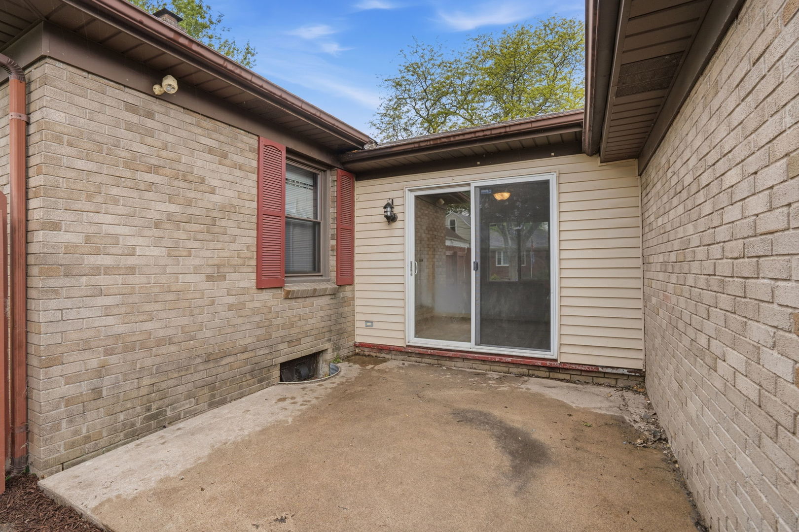 2730 4th Street Moline, IL 61265 - Photo 25 of 25 a view of front door