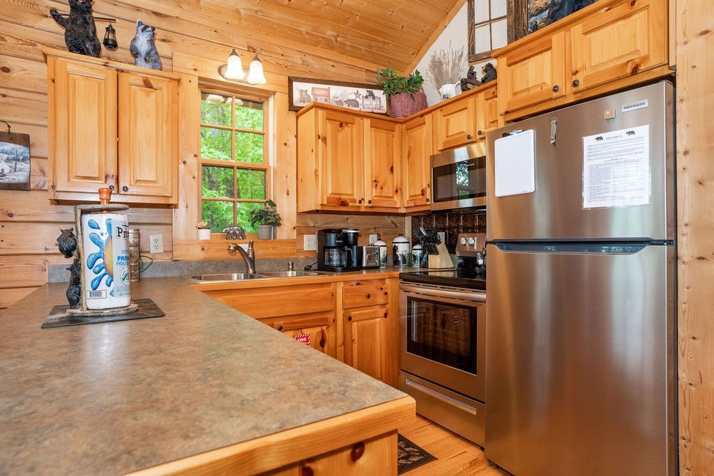 3329 Red Wolfe Road Sevierville, TN 37862 - Photo 9 of 39 Gallery Image 9