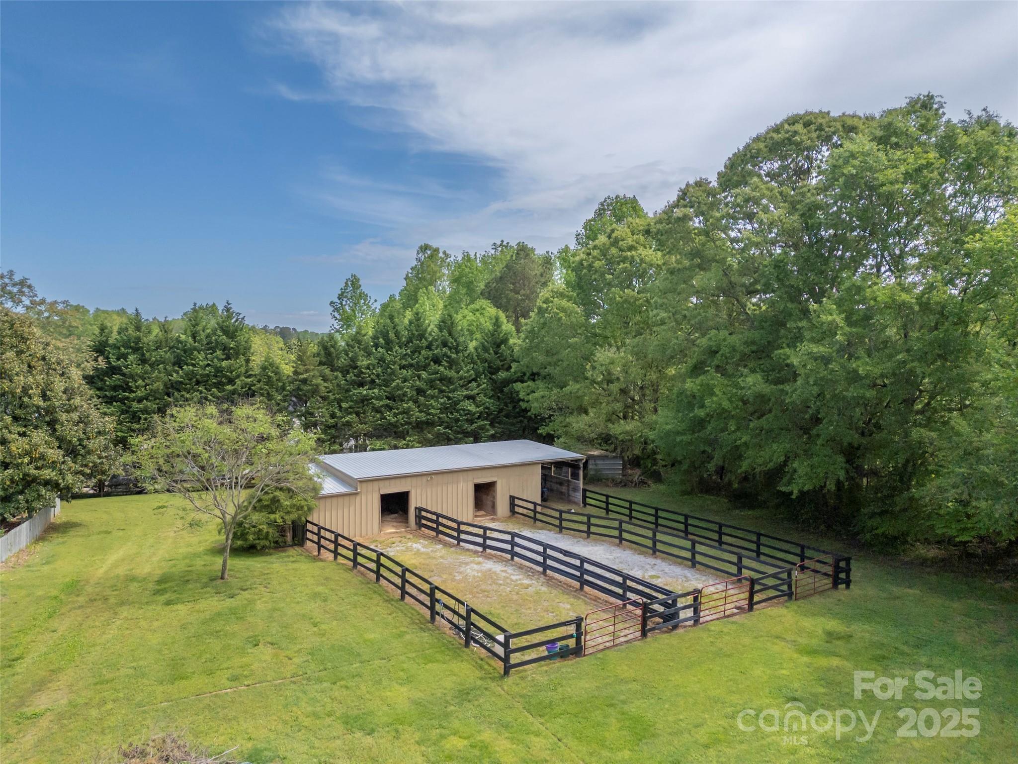 301 Spring Valley Road Inman, SC 29349 - Photo 36 of 48