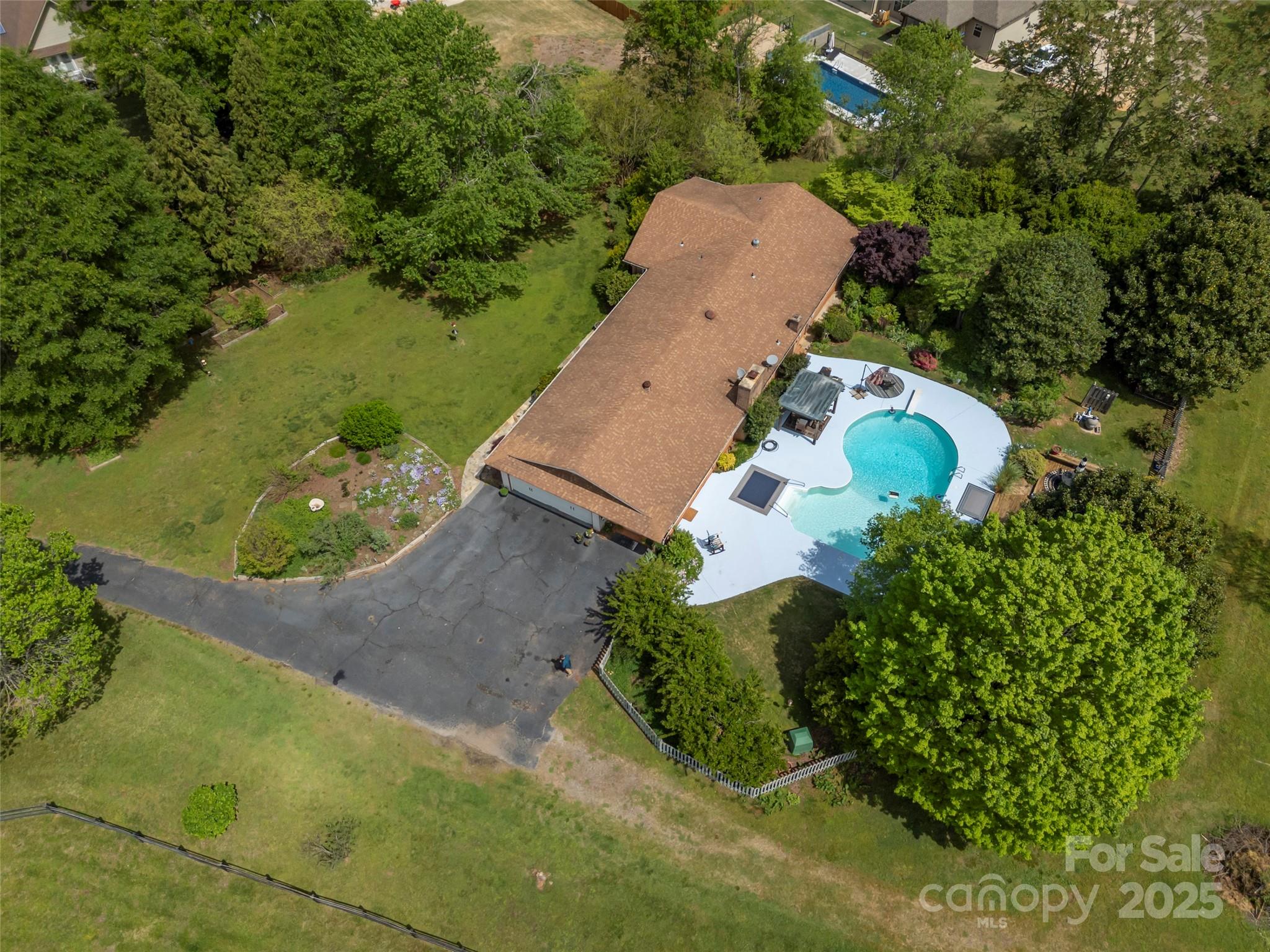 301 Spring Valley Road Inman, SC 29349 - Photo 4 of 48