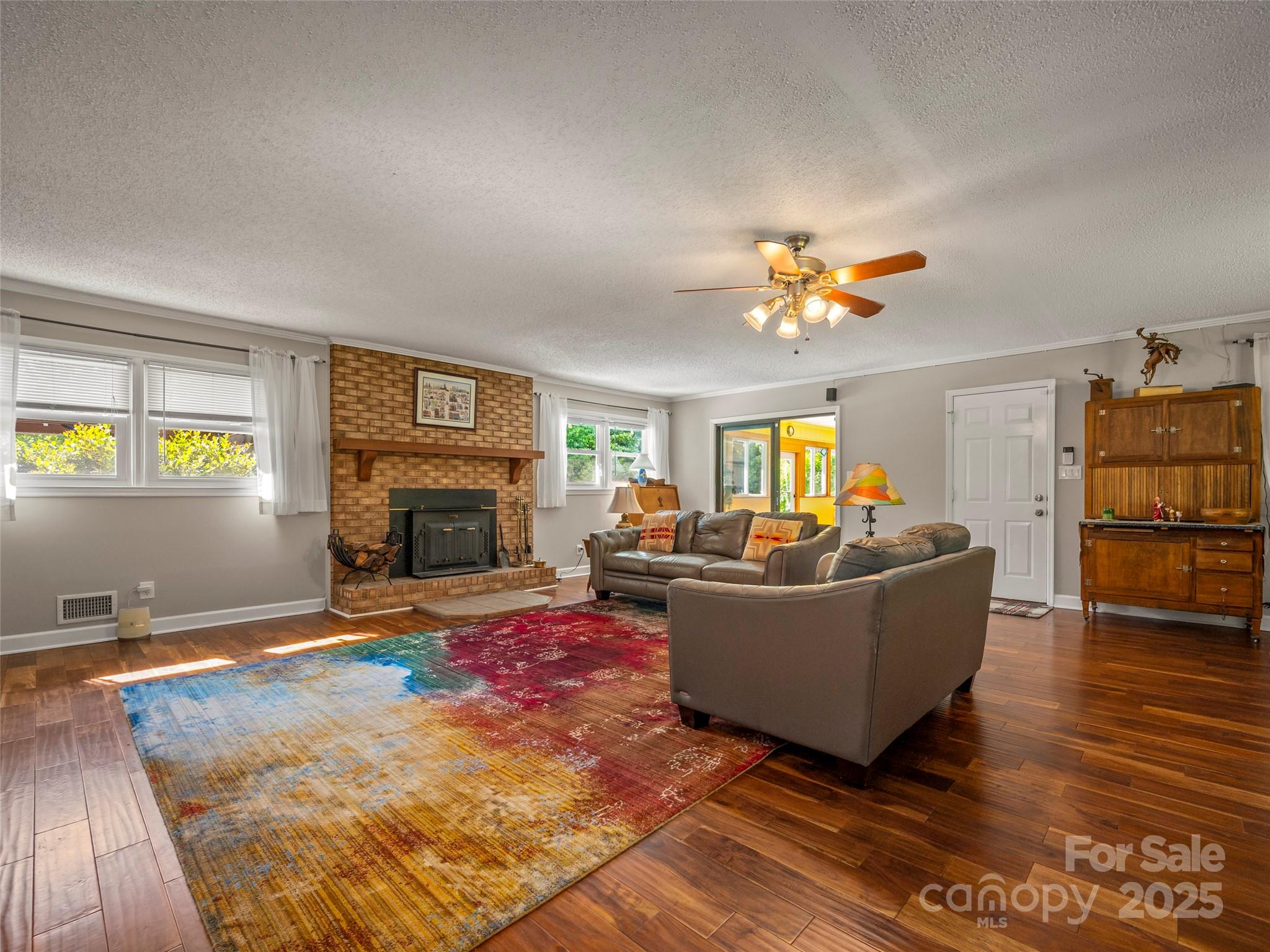 301 Spring Valley Road Inman, SC 29349 - Photo 5 of 48