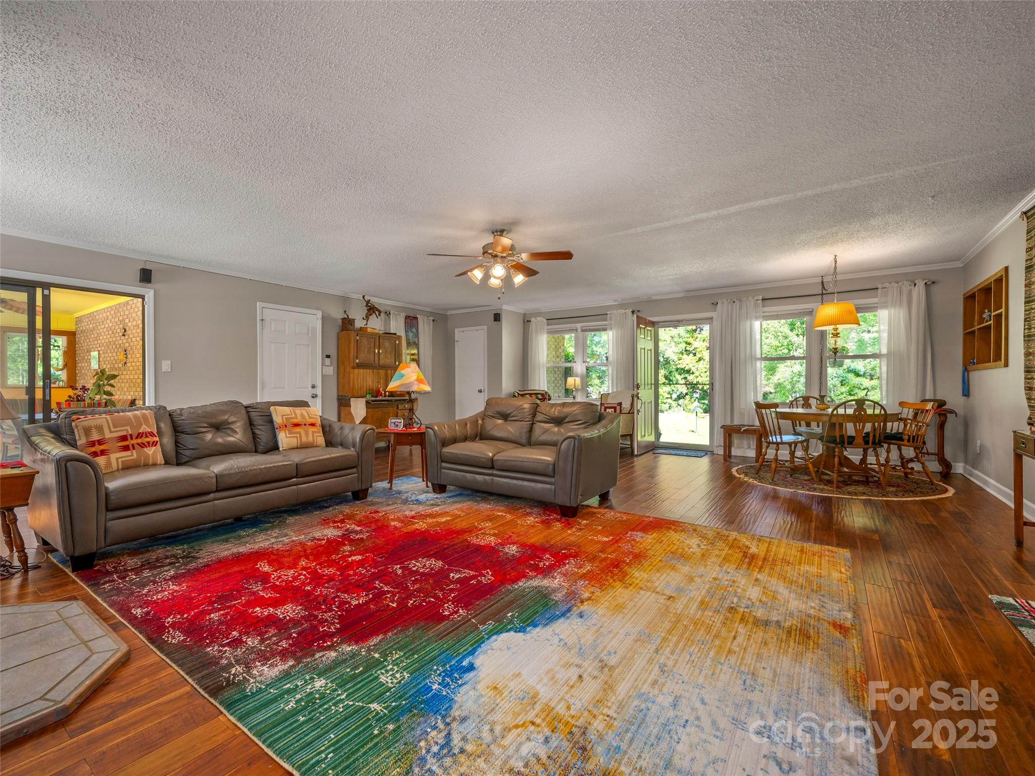 301 Spring Valley Road Inman, SC 29349 - Photo 7 of 48