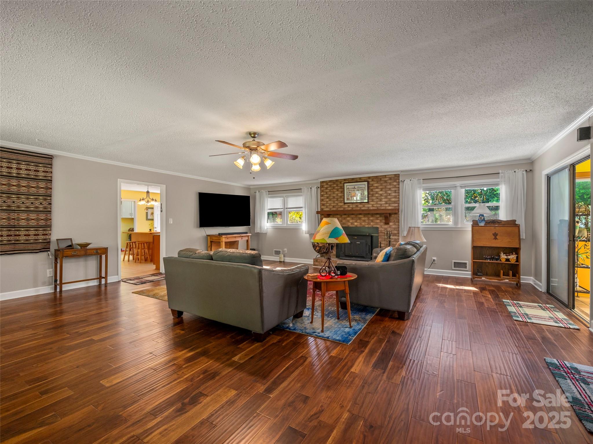 301 Spring Valley Road Inman, SC 29349 - Photo 8 of 48