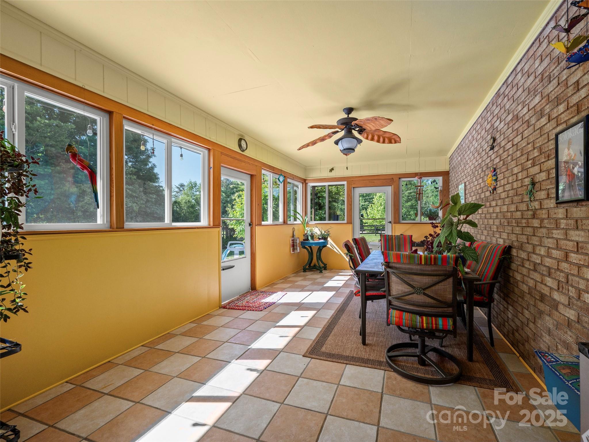 301 Spring Valley Road Inman, SC 29349 - Photo 10 of 48