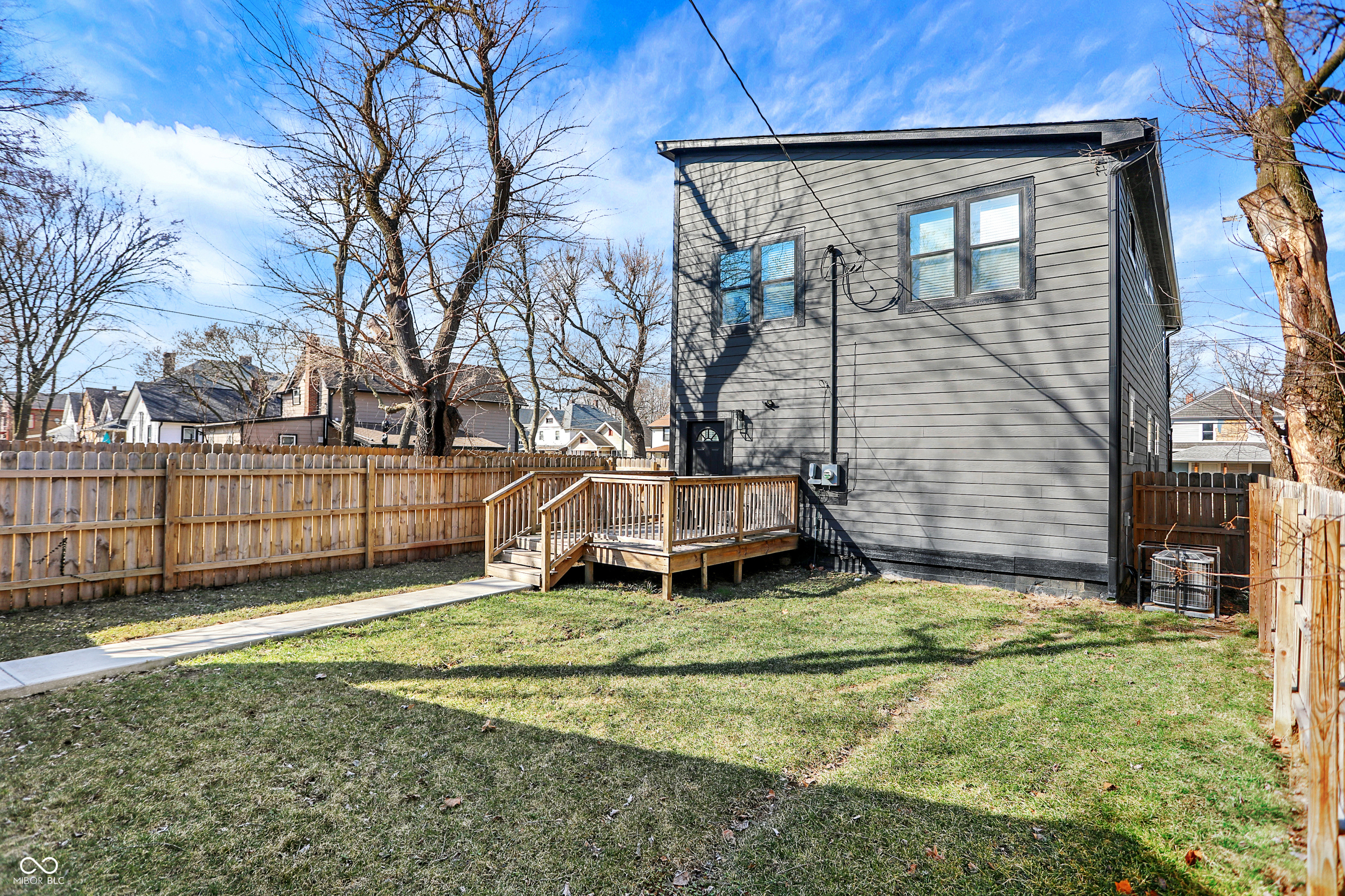 1209 North Rural Street Indianapolis, IN 46201 - Photo 3 of 34