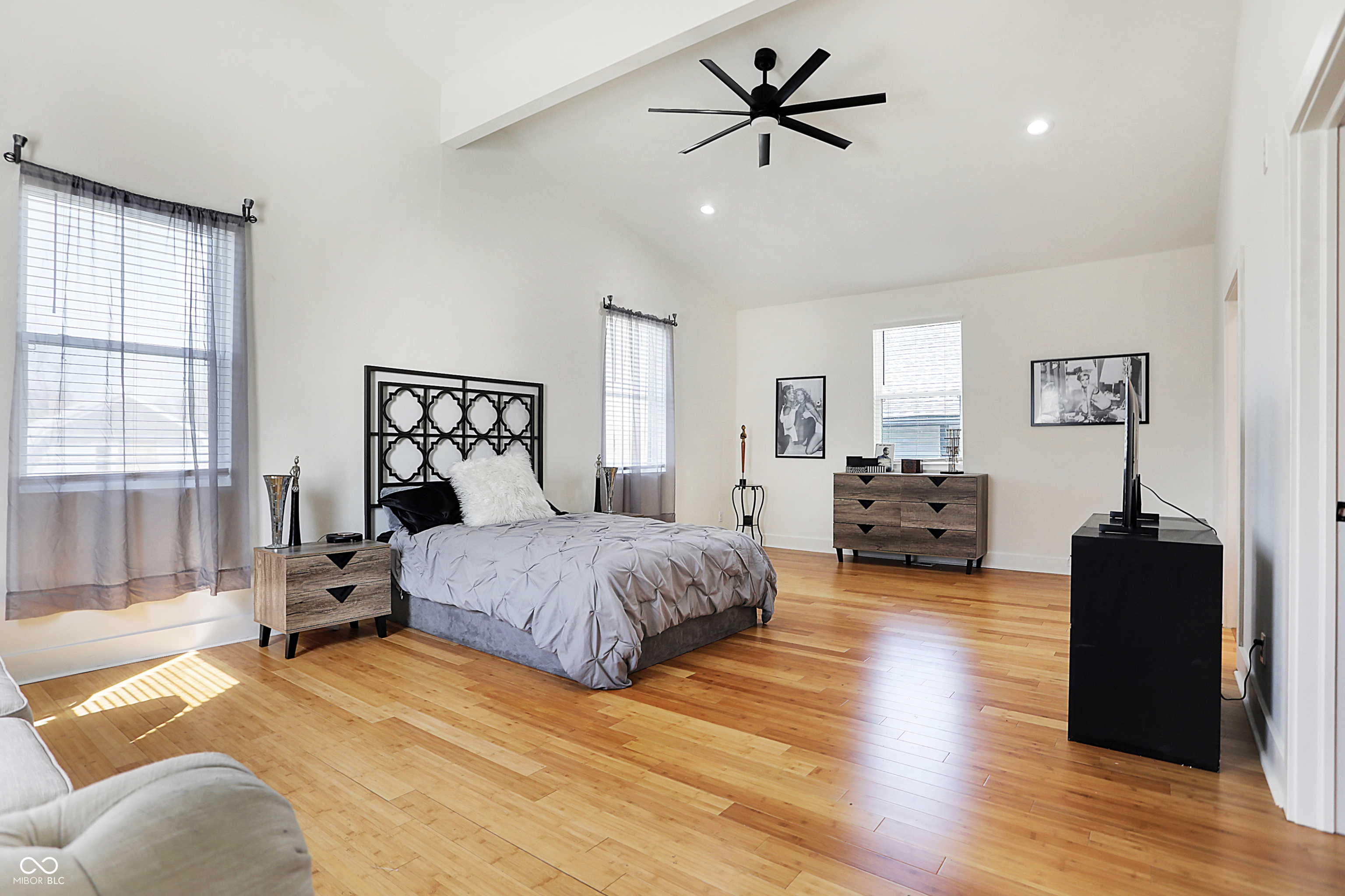 1209 North Rural Street Indianapolis, IN 46201 - Photo 9 of 34