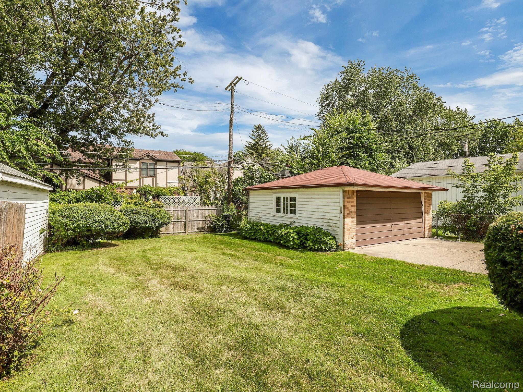 460-462 Alter Road Detroit, MI 48215 - Photo 25 of 30 460 Alter Rd Detroit MI 48215-037-037-460 Alter Rd Detroit MI0039-MLS_Size.jpg