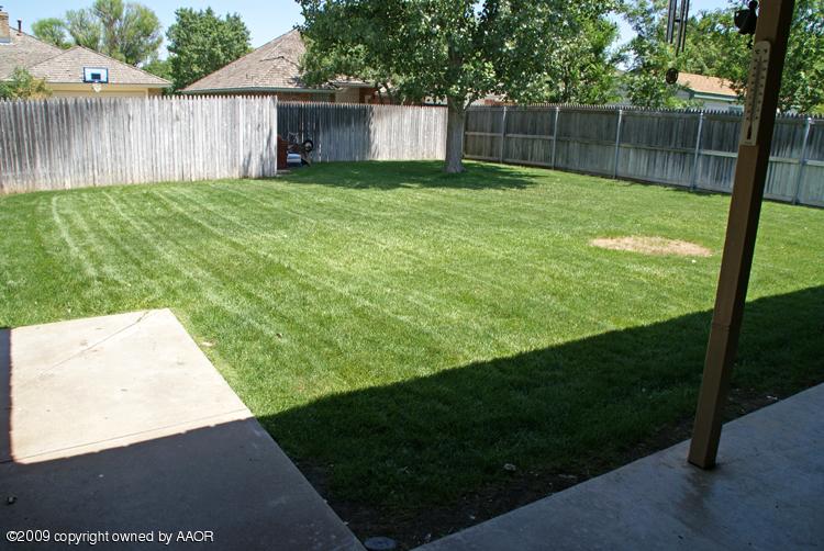 6808 Old Kent Road Amarillo, TX 79109 - Photo 20 of 24 backyard 1