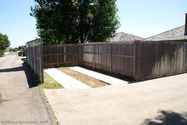 6808 Old Kent Road Amarillo, TX 79109 - Photo 21 of 24 Extra Parking