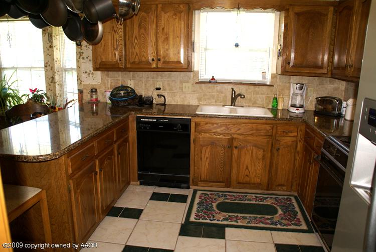 6808 Old Kent Road Amarillo, TX 79109 - Photo 5 of 24 Kitchen 1