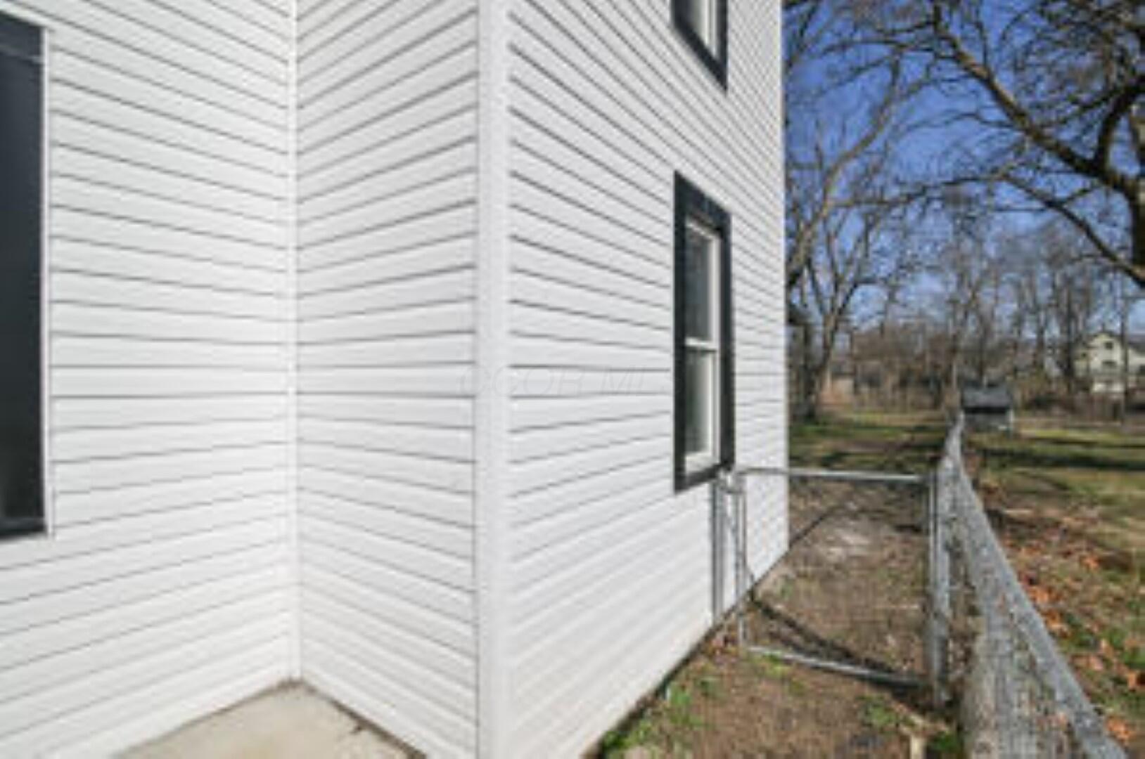 404 Sherman Avenue Springfield, OH 45503 - Photo 9 of 22 1038520_9