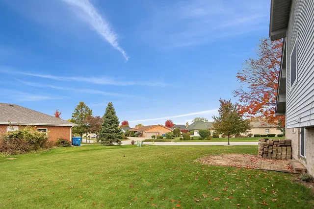 $335,000 | 701 Wayne Drive, Crete, IL 60417