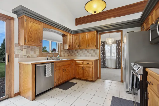 $335,000 | 701 Wayne Drive, Crete, IL 60417