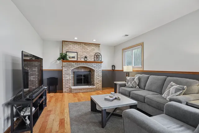 $335,000 | 701 Wayne Drive, Crete, IL 60417