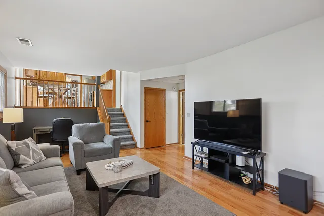 $335,000 | 701 Wayne Drive, Crete, IL 60417