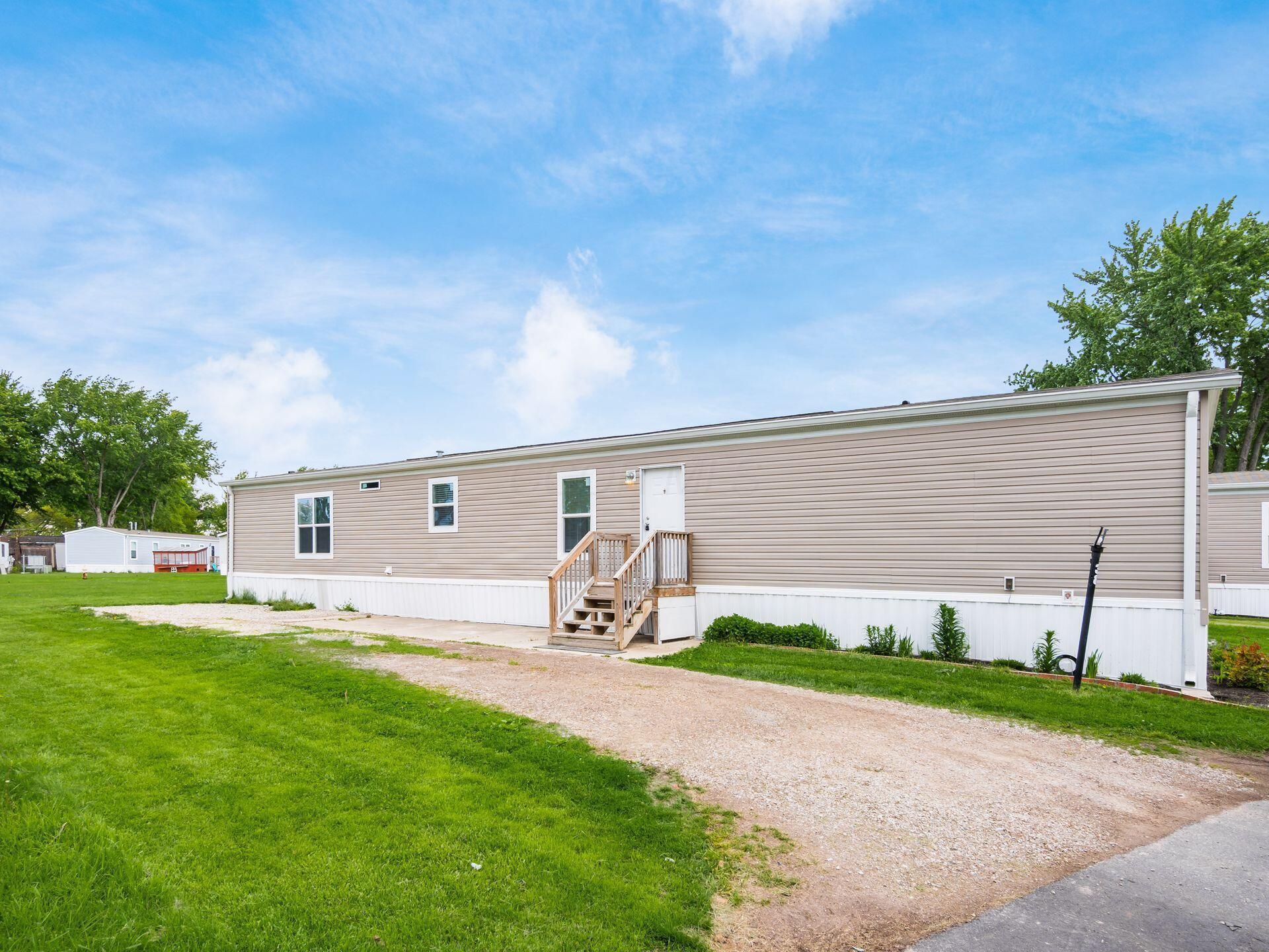8565 Smith-Calhoun Road, Unit 38 Plain City, OH 43064 - Photo 2 of 23