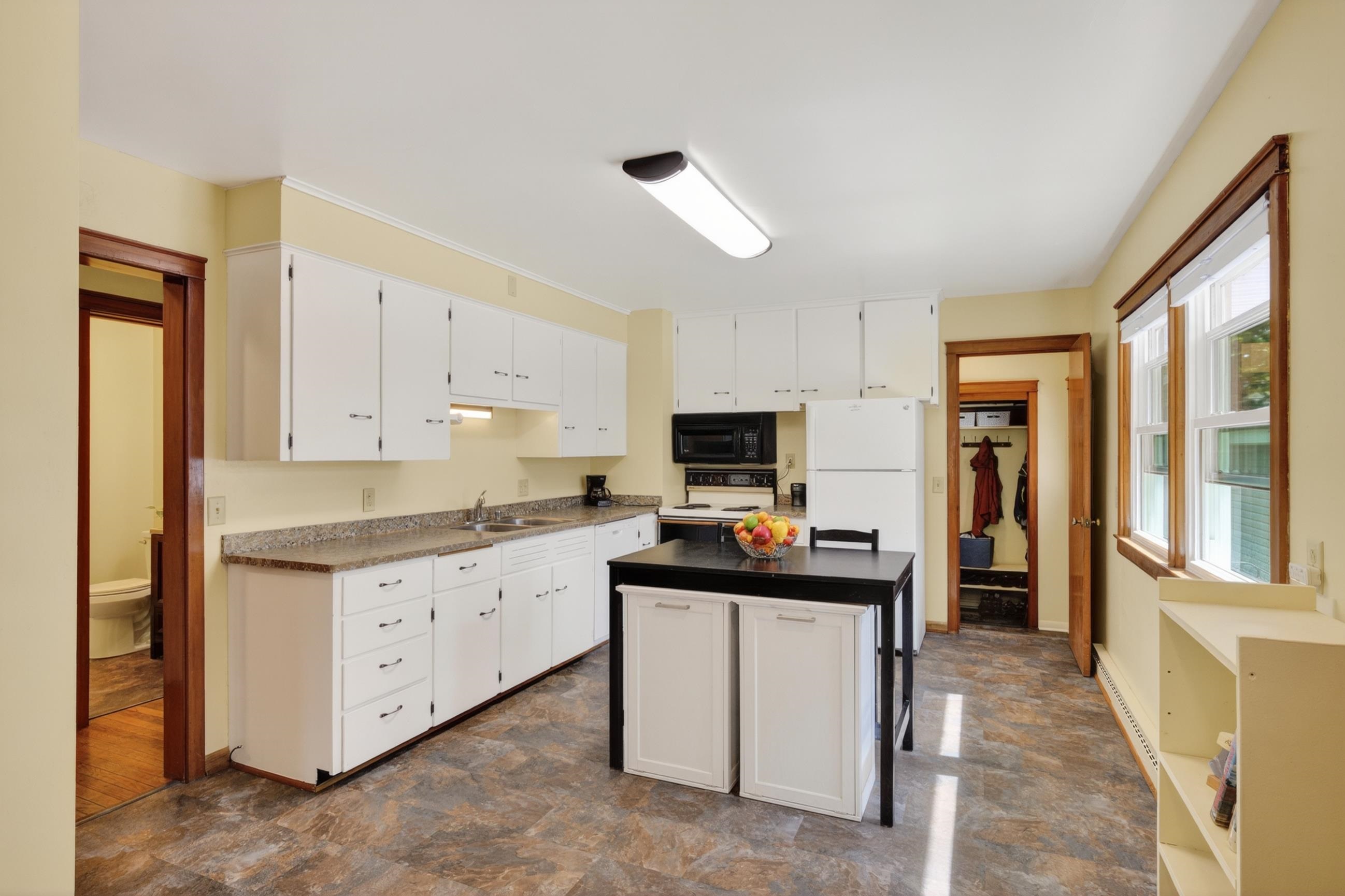 122 Gary Court Sun Prairie, WI 53590 - Photo 4 of 21