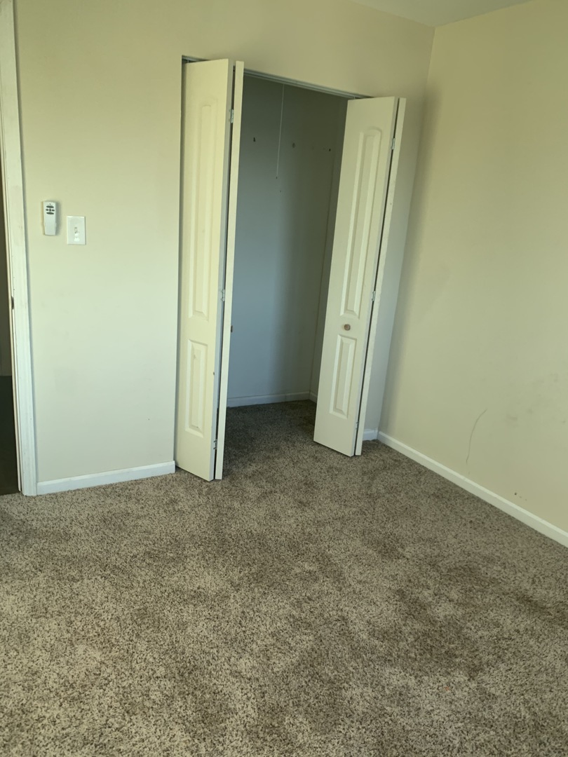 38 Wedgewood Road Matteson, IL 60443 - Photo 13 of 14 an empty room with closet