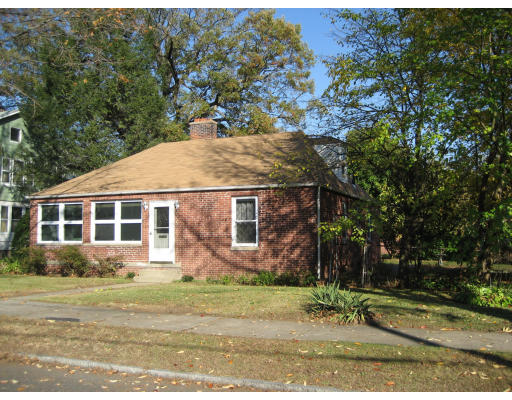 159 Monrovia Street Springfield, MA 01104 - Photo 1 of 12 Gallery Image 1