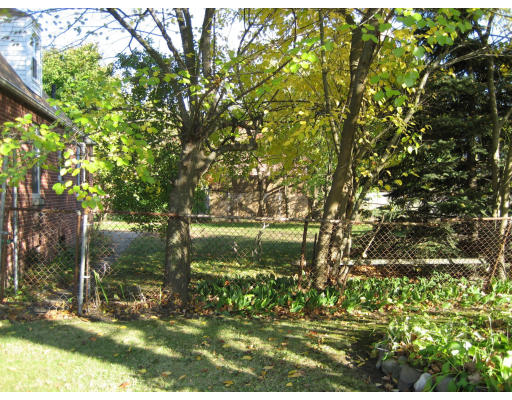 159 Monrovia Street Springfield, MA 01104 - Photo 11 of 12 Gallery Image 11
