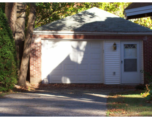 159 Monrovia Street Springfield, MA 01104 - Photo 2 of 12 Gallery Image 2