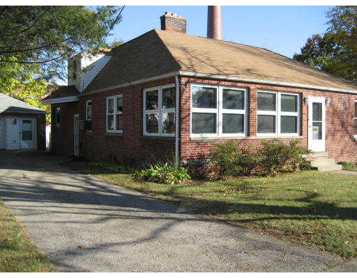 159 Monrovia Street Springfield, MA 01104 - Photo 3 of 12 Gallery Image 3