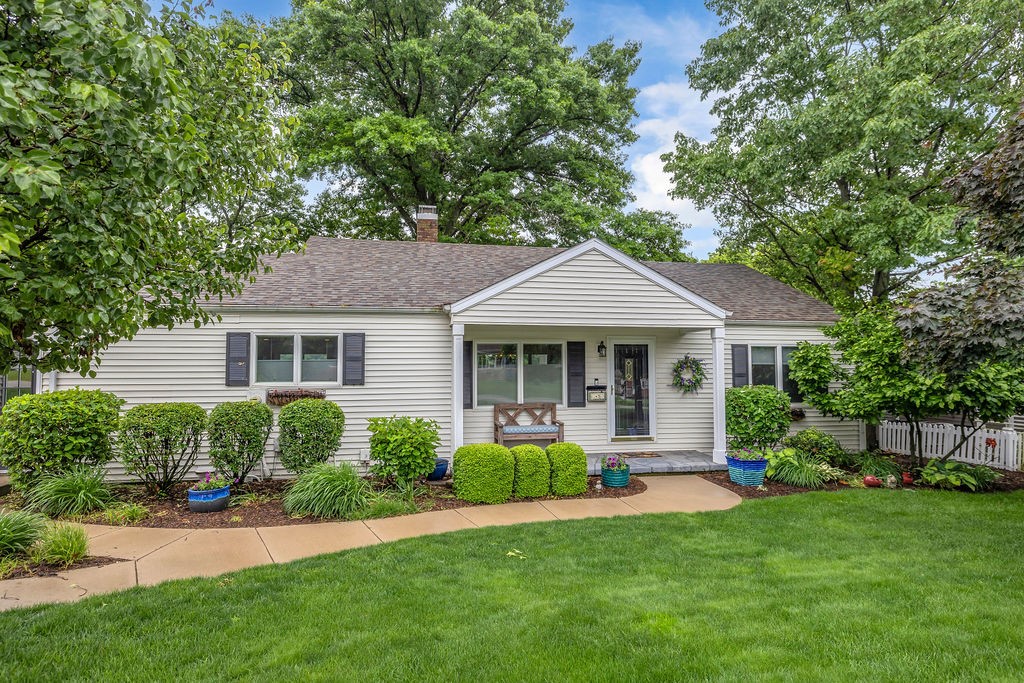 45 Oak Ridge Drive Decatur, IL 62521 - Photo 2 of 46 Gallery Image 2