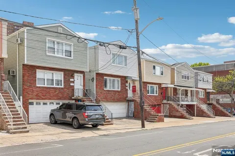 $859,888 | 5706 Broadway, West New York, NJ 07093