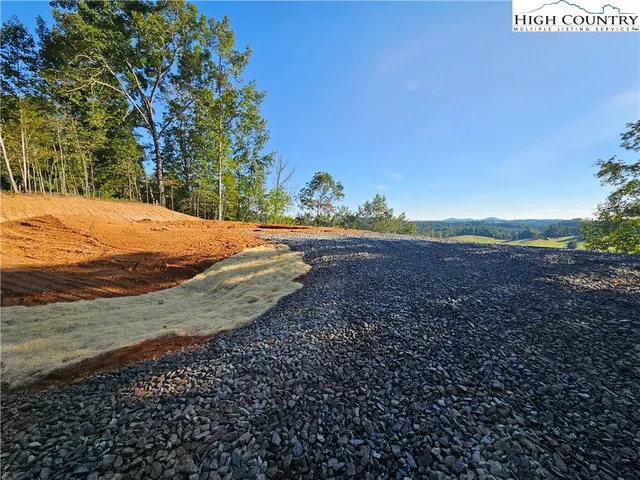 $558,300 | 310 Autumn Run Road, West Jefferson, NC 28694