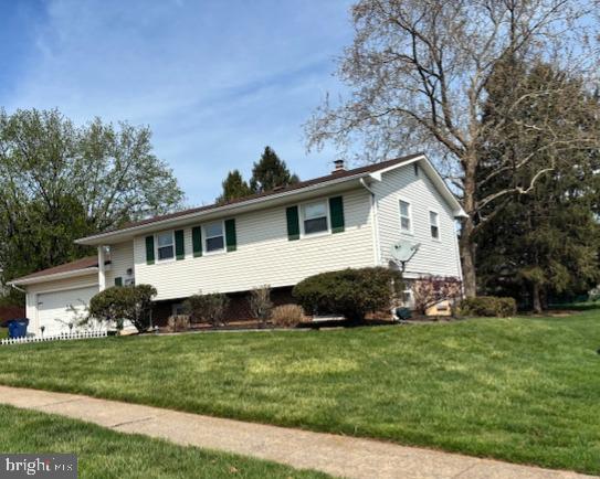7 Heatherland Road Middletown, PA 17057 - Photo 3 of 29 Charming home with lush green lawn.