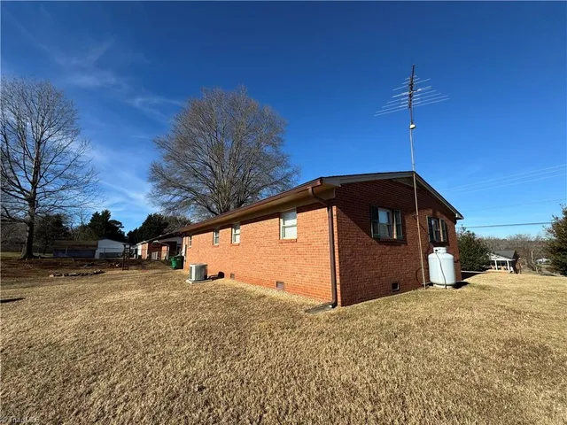 $199,900 | 601 Meadowbrook Drive, King, NC 27021