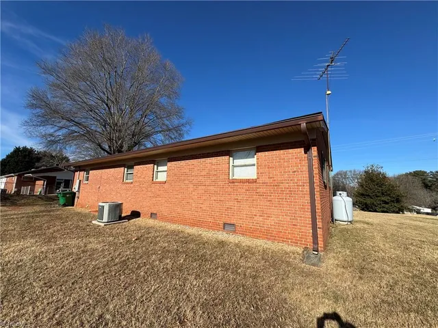 $199,900 | 601 Meadowbrook Drive, King, NC 27021