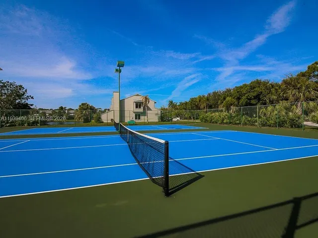 a view of a tennis court
