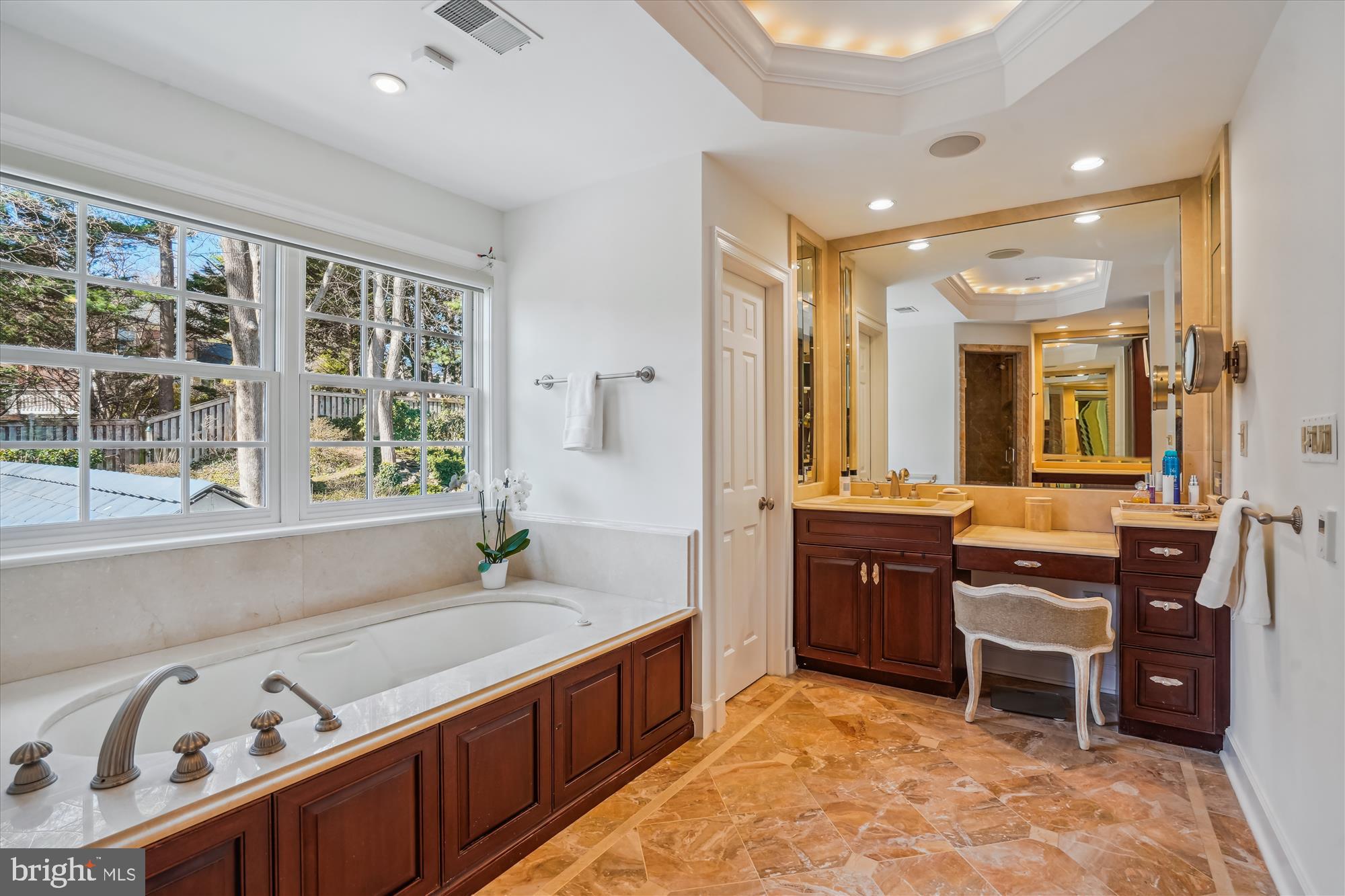 5008 Baltan Road Bethesda, MD 20816 - Photo 38 of 76 Owners spa bath