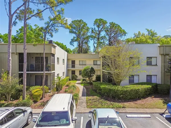 $210,000 | 3300 Fox Chase Circle, Unit 202, Palm Harbor, FL 34683