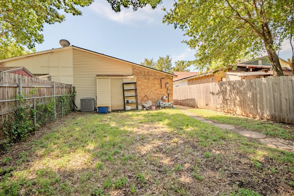7105 Pineberry Road Dallas, TX 75249 - Photo 26 of 33 Gallery Image 26