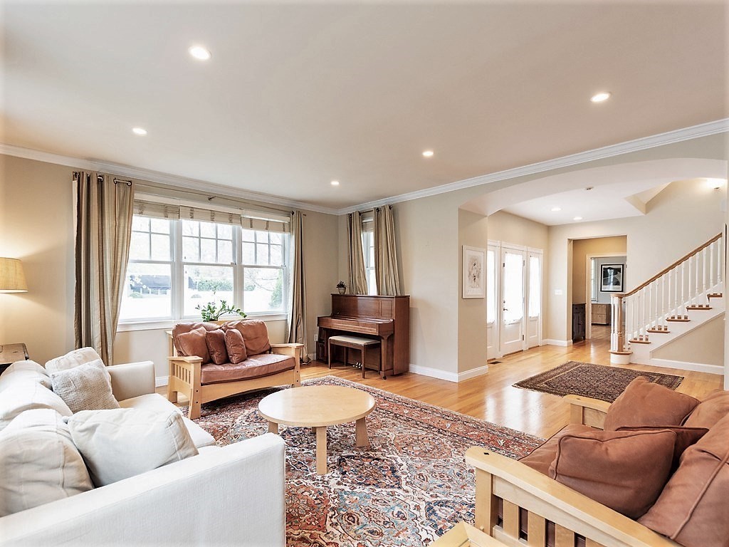 45 West Pine Street Newton, MA 02466 - Photo 4 of 42