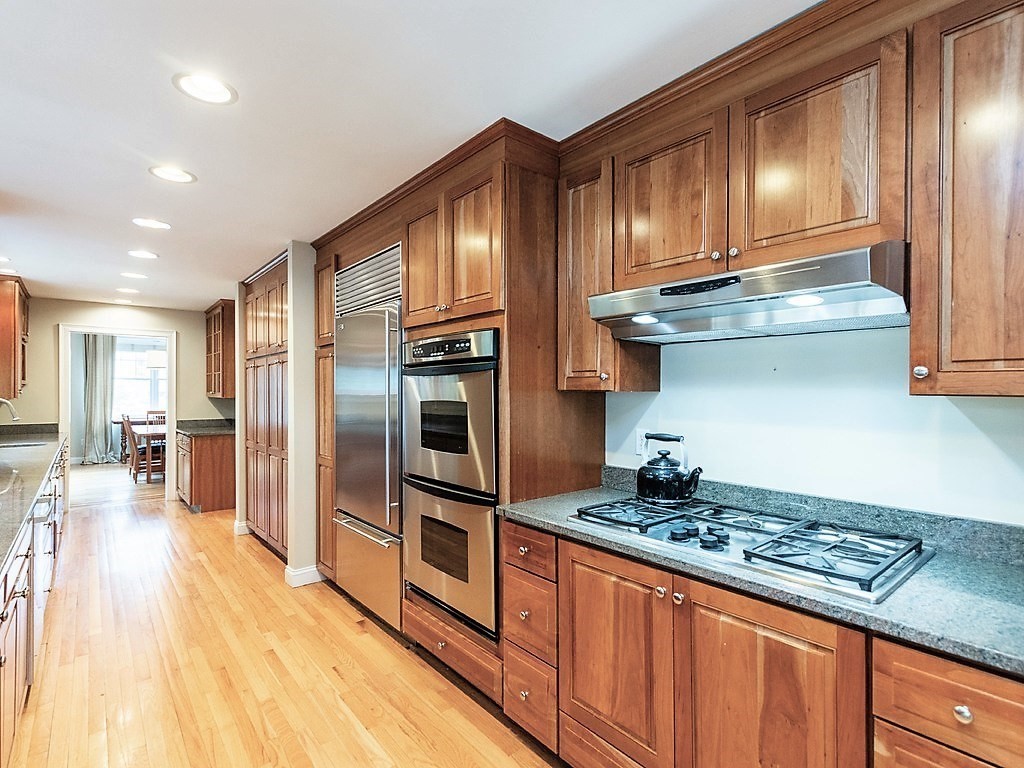 45 West Pine Street Newton, MA 02466 - Photo 9 of 42