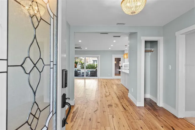 $1,200,000 | 710 South Davis Boulevard, Tampa, FL 33606