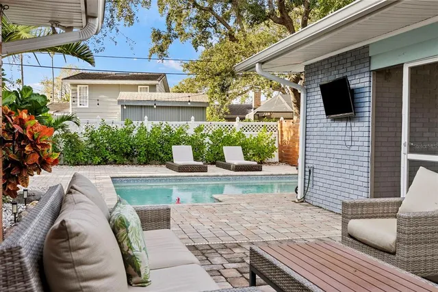 $1,200,000 | 710 South Davis Boulevard, Tampa, FL 33606