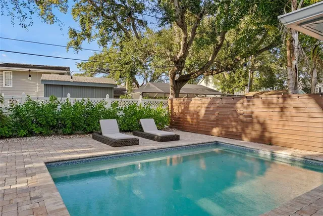 $1,200,000 | 710 South Davis Boulevard, Tampa, FL 33606