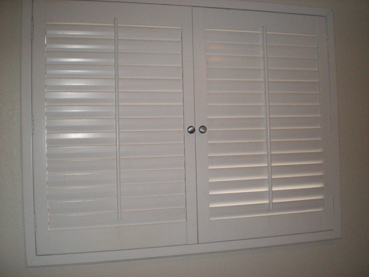 4426 South Terrace Road Tempe, AZ 85282 - Photo 13 of 19 plantation shutters throughout