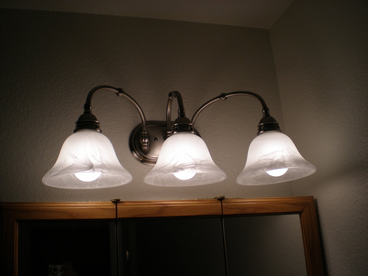 4426 South Terrace Road Tempe, AZ 85282 - Photo 14 of 19 light fixtures