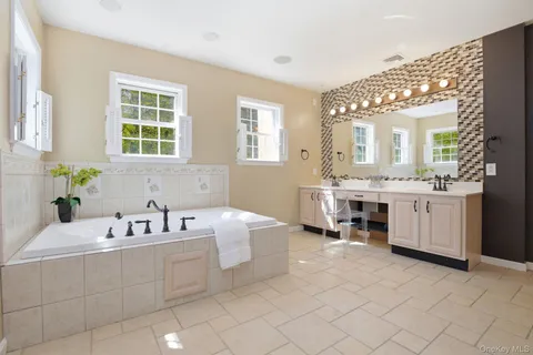 $1,149,000 | 28 Sassinoro Drive, Putnam Valley, NY 10579