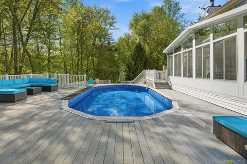 $1,149,000 | 28 Sassinoro Drive, Putnam Valley, NY 10579
