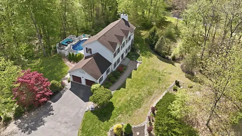 $1,149,000 | 28 Sassinoro Drive, Putnam Valley, NY 10579