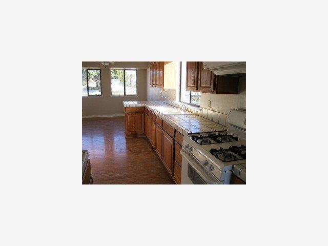 28 Overpass Road Watsonville, CA 95076 - Photo 5 of 9 Gallery Image 5