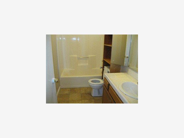 28 Overpass Road Watsonville, CA 95076 - Photo 6 of 9 Gallery Image 6