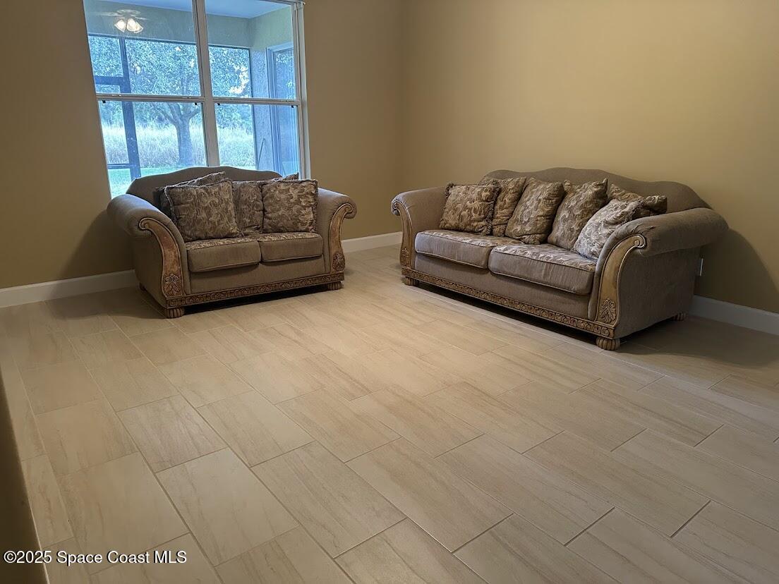 189 Wading Bird Circle Southwest Palm Bay, FL 32908 - Photo 13 of 23 Living Room